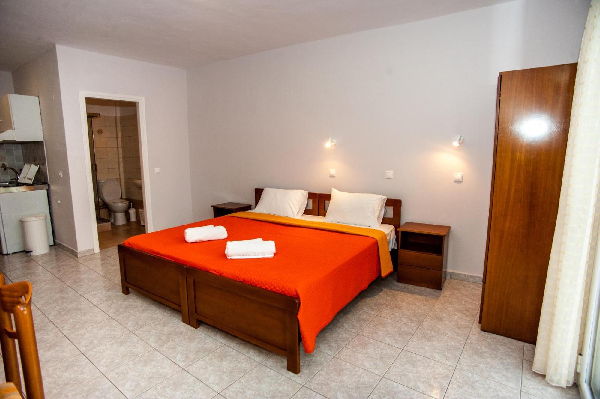 Captain Georgio Apartments Poros  Exterior foto